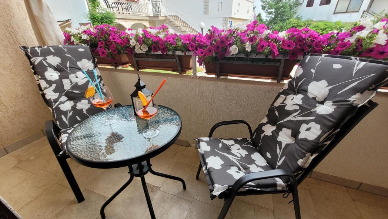 Apartment Lidija Крк Экстерьер фото